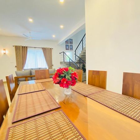 Srimadis Villa Near Airport - Negombo Luaran gambar